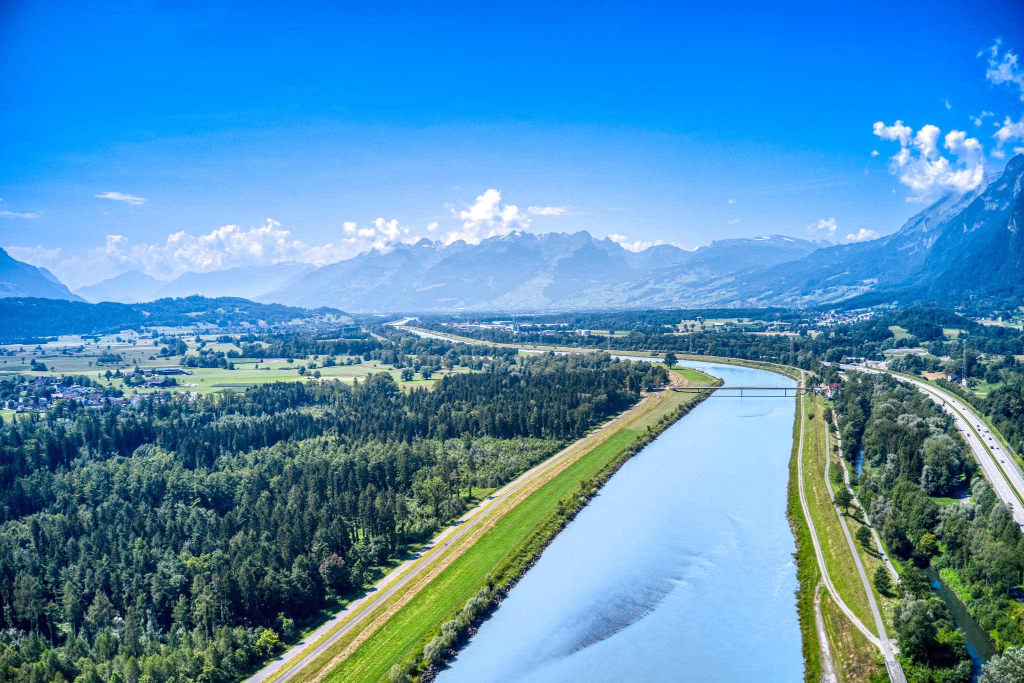 Blick ins St. Galler Rheintal bei Rüthi